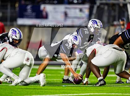 Thumbnail 2 in Dawson vs. Ridge Point (UIL Football 6A D1 Bi-District) photogallery.