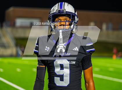 Thumbnail 2 in Dawson vs. Ridge Point (UIL Football 6A D1 Bi-District) photogallery.