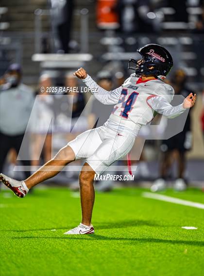Thumbnail 3 in Dawson vs. Ridge Point (UIL Football 6A D1 Bi-District) photogallery.