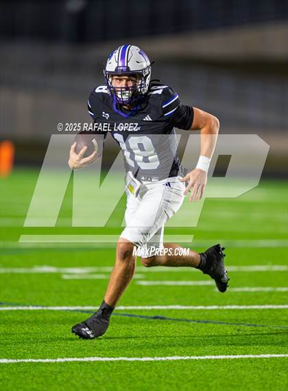 Thumbnail 3 in Dawson vs. Ridge Point (UIL 6A D1 Football Bi-District) photogallery.