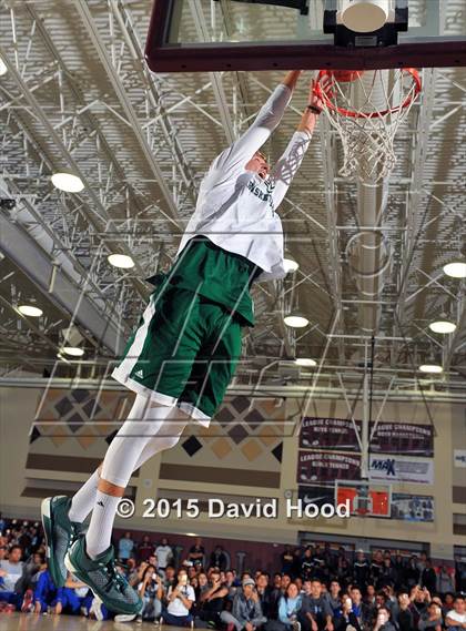 Thumbnail 1 in 2015 MaxPreps Holiday Classic Dunk Contest photogallery.