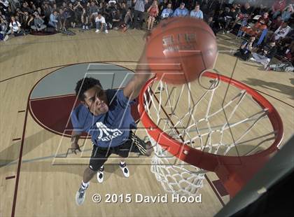 Thumbnail 1 in 2015 MaxPreps Holiday Classic Dunk Contest photogallery.