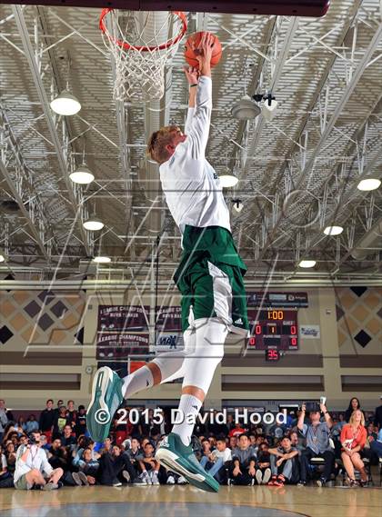 Thumbnail 1 in 2015 MaxPreps Holiday Classic Dunk Contest photogallery.