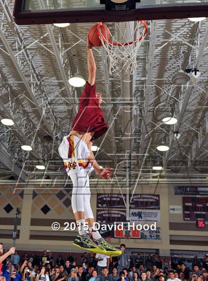 Thumbnail 3 in 2015 MaxPreps Holiday Classic Dunk Contest photogallery.