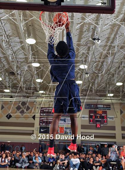 Thumbnail 1 in 2015 MaxPreps Holiday Classic Dunk Contest photogallery.