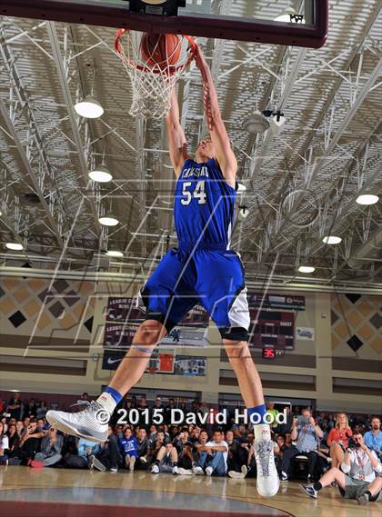 Thumbnail 1 in 2015 MaxPreps Holiday Classic Dunk Contest photogallery.