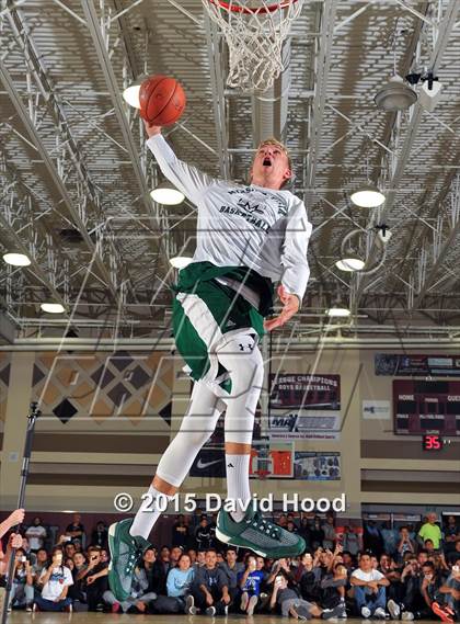 Thumbnail 3 in 2015 MaxPreps Holiday Classic Dunk Contest photogallery.