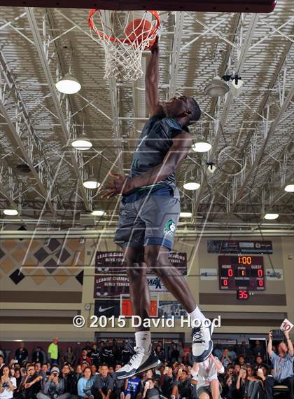 Thumbnail 2 in 2015 MaxPreps Holiday Classic Dunk Contest photogallery.