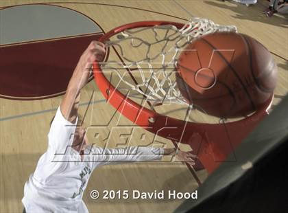 Thumbnail 3 in 2015 MaxPreps Holiday Classic Dunk Contest photogallery.