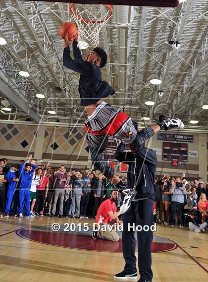 Thumbnail 2 in 2015 MaxPreps Holiday Classic Dunk Contest photogallery.