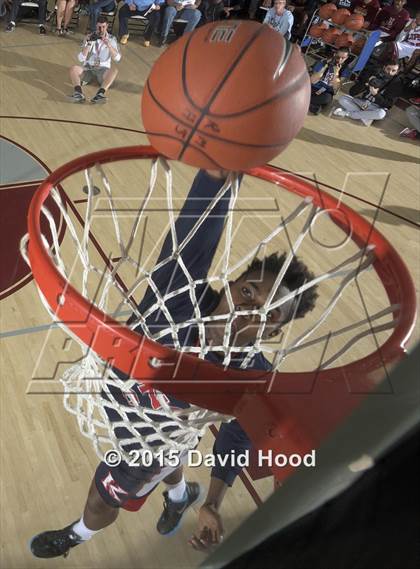 Thumbnail 3 in 2015 MaxPreps Holiday Classic Dunk Contest photogallery.