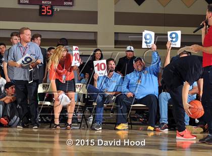 Thumbnail 1 in 2015 MaxPreps Holiday Classic Dunk Contest photogallery.