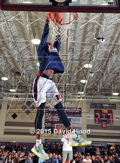 Thumbnail 1 in 2015 MaxPreps Holiday Classic Dunk Contest photogallery.