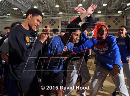 Thumbnail 2 in 2015 MaxPreps Holiday Classic Dunk Contest photogallery.