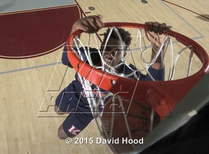 Thumbnail 1 in 2015 MaxPreps Holiday Classic Dunk Contest photogallery.
