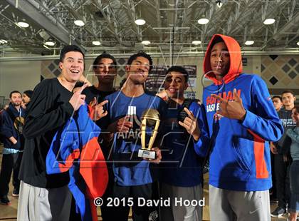 Thumbnail 1 in 2015 MaxPreps Holiday Classic Dunk Contest photogallery.