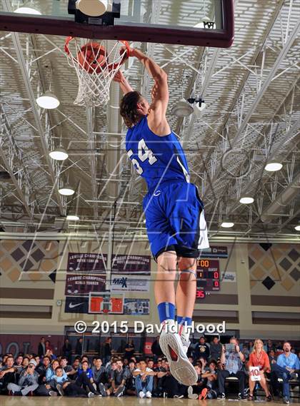Thumbnail 2 in 2015 MaxPreps Holiday Classic Dunk Contest photogallery.