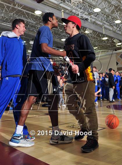 Thumbnail 1 in 2015 MaxPreps Holiday Classic Dunk Contest photogallery.