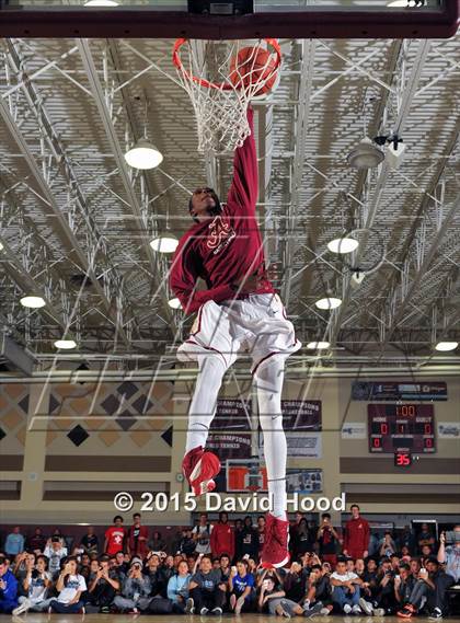 Thumbnail 1 in 2015 MaxPreps Holiday Classic Dunk Contest photogallery.