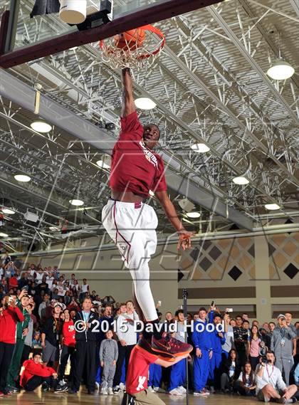 Thumbnail 3 in 2015 MaxPreps Holiday Classic Dunk Contest photogallery.