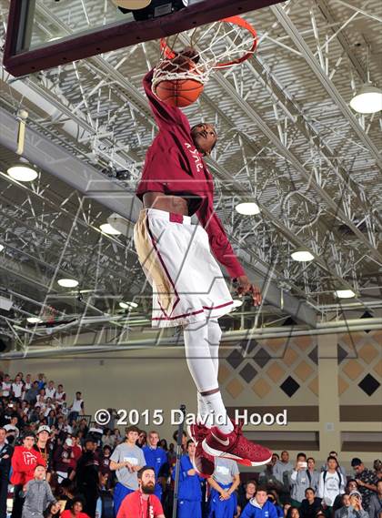 Thumbnail 2 in 2015 MaxPreps Holiday Classic Dunk Contest photogallery.