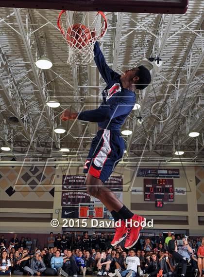 Thumbnail 3 in 2015 MaxPreps Holiday Classic Dunk Contest photogallery.