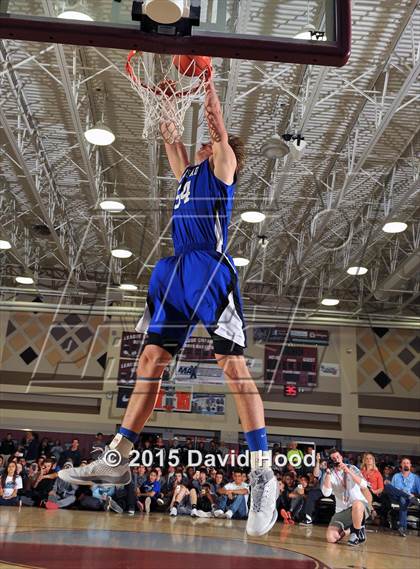 Thumbnail 3 in 2015 MaxPreps Holiday Classic Dunk Contest photogallery.