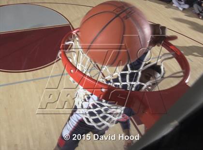 Thumbnail 3 in 2015 MaxPreps Holiday Classic Dunk Contest photogallery.