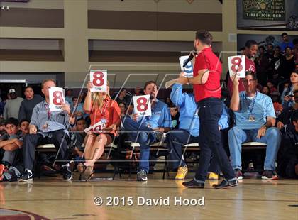 Thumbnail 2 in 2015 MaxPreps Holiday Classic Dunk Contest photogallery.