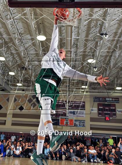 Thumbnail 2 in 2015 MaxPreps Holiday Classic Dunk Contest photogallery.