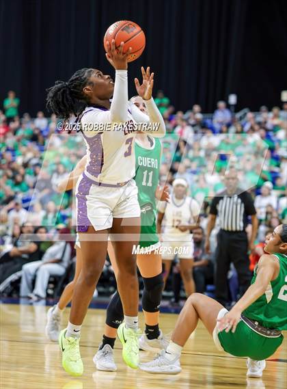 Thumbnail 2 in Cuero vs. Lincoln (UIL 4A Basketball Division II Final) photogallery.