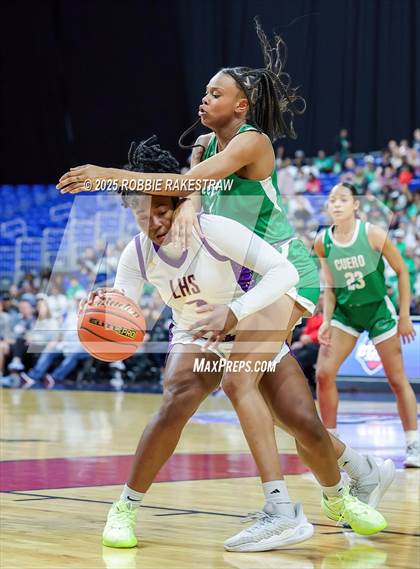 Thumbnail 3 in Cuero vs. Lincoln (UIL 4A Basketball Division II Final) photogallery.