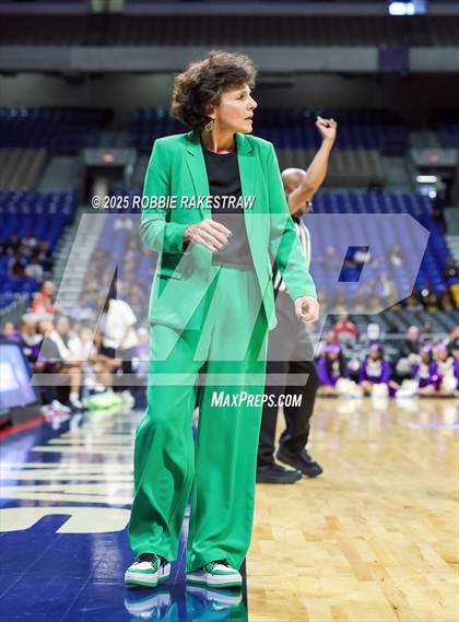 Thumbnail 3 in Cuero vs. Lincoln (UIL 4A Basketball Division II Final) photogallery.
