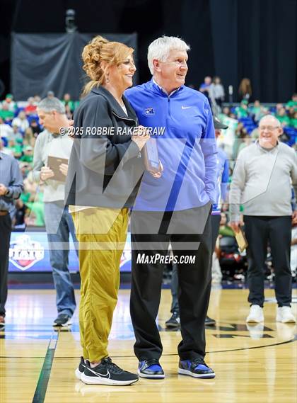 Thumbnail 2 in Cuero vs. Lincoln (UIL 4A Basketball Division II Final) photogallery.