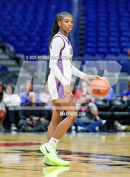 Thumbnail 1 in Cuero vs. Lincoln (UIL 4A Basketball Division II Final) photogallery.