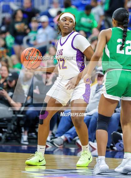 Thumbnail 1 in Cuero vs. Lincoln (UIL 4A Basketball Division II Final) photogallery.