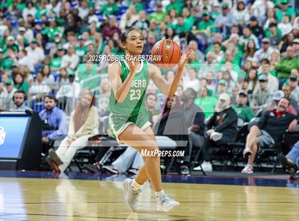 Thumbnail 1 in Cuero vs. Lincoln (UIL 4A Basketball Division II Final) photogallery.