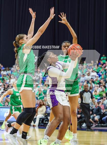 Thumbnail 3 in Cuero vs. Lincoln (UIL 4A Basketball Division II Final) photogallery.
