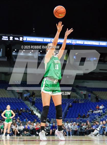 Thumbnail 3 in Cuero vs. Lincoln (UIL 4A Basketball Division II Final) photogallery.