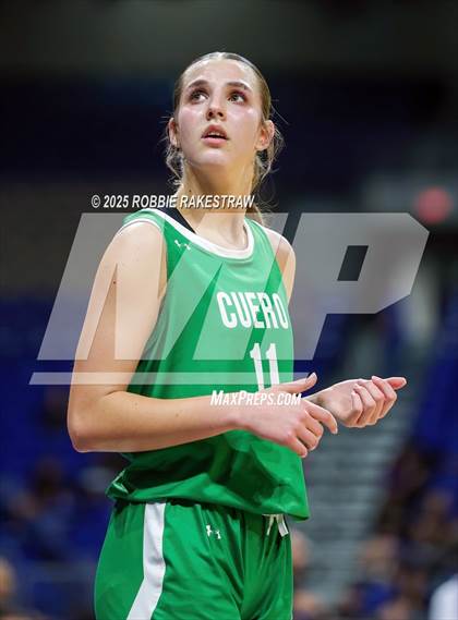 Thumbnail 2 in Cuero vs. Lincoln (UIL 4A Basketball Division II Final) photogallery.