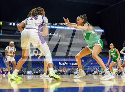 Thumbnail 1 in Cuero vs. Lincoln (UIL 4A Basketball Division II Final) photogallery.