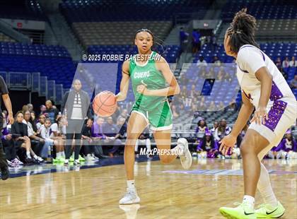 Thumbnail 3 in Cuero vs. Lincoln (UIL 4A Basketball Division II Final) photogallery.