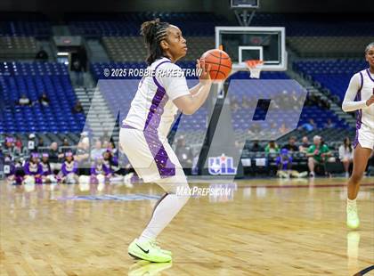 Thumbnail 3 in Cuero vs. Lincoln (UIL 4A Basketball Division II Final) photogallery.