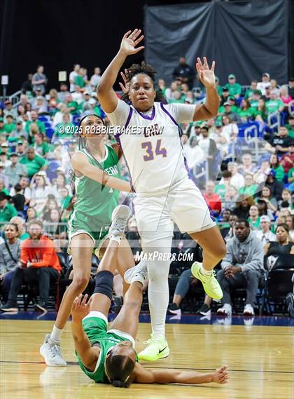 Thumbnail 2 in Cuero vs. Lincoln (UIL 4A Basketball Division II Final) photogallery.