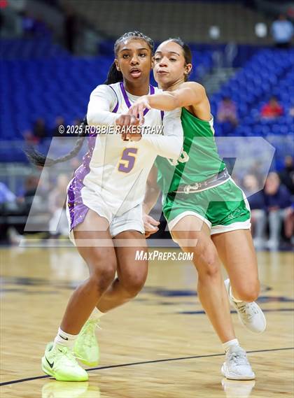 Thumbnail 1 in Cuero vs. Lincoln (UIL 4A Basketball Division II Final) photogallery.