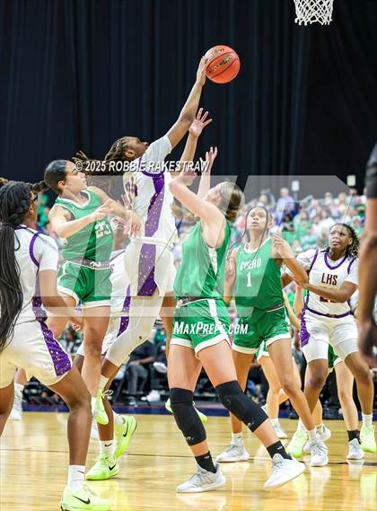 Thumbnail 3 in Cuero vs. Lincoln (UIL 4A Basketball Division II Final) photogallery.
