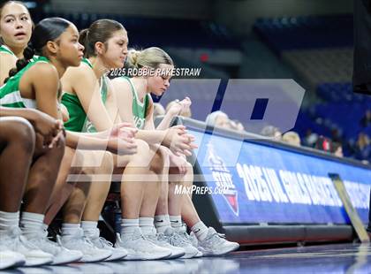 Thumbnail 2 in Cuero vs. Lincoln (UIL 4A Basketball Division II Final) photogallery.