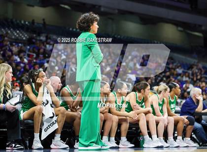Thumbnail 1 in Cuero vs. Lincoln (UIL 4A Basketball Division II Final) photogallery.