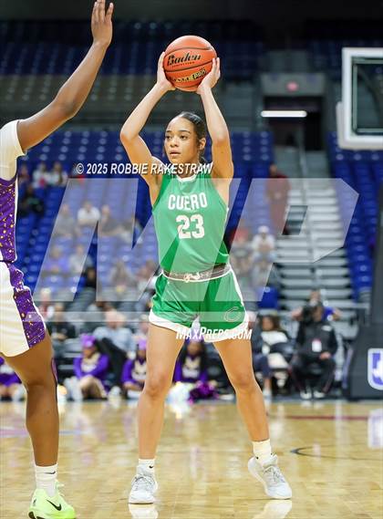 Thumbnail 1 in Cuero vs. Lincoln (UIL 4A Basketball Division II Final) photogallery.