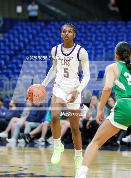 Thumbnail 2 in Cuero vs. Lincoln (UIL 4A Basketball Division II Final) photogallery.